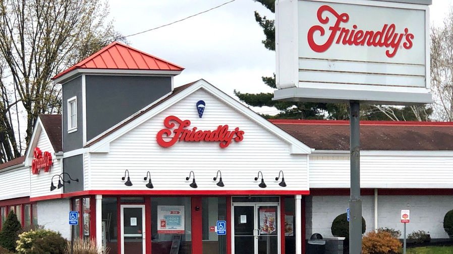 5 Struggling Restaurant Chains That Sell Millions In Grocery Stores